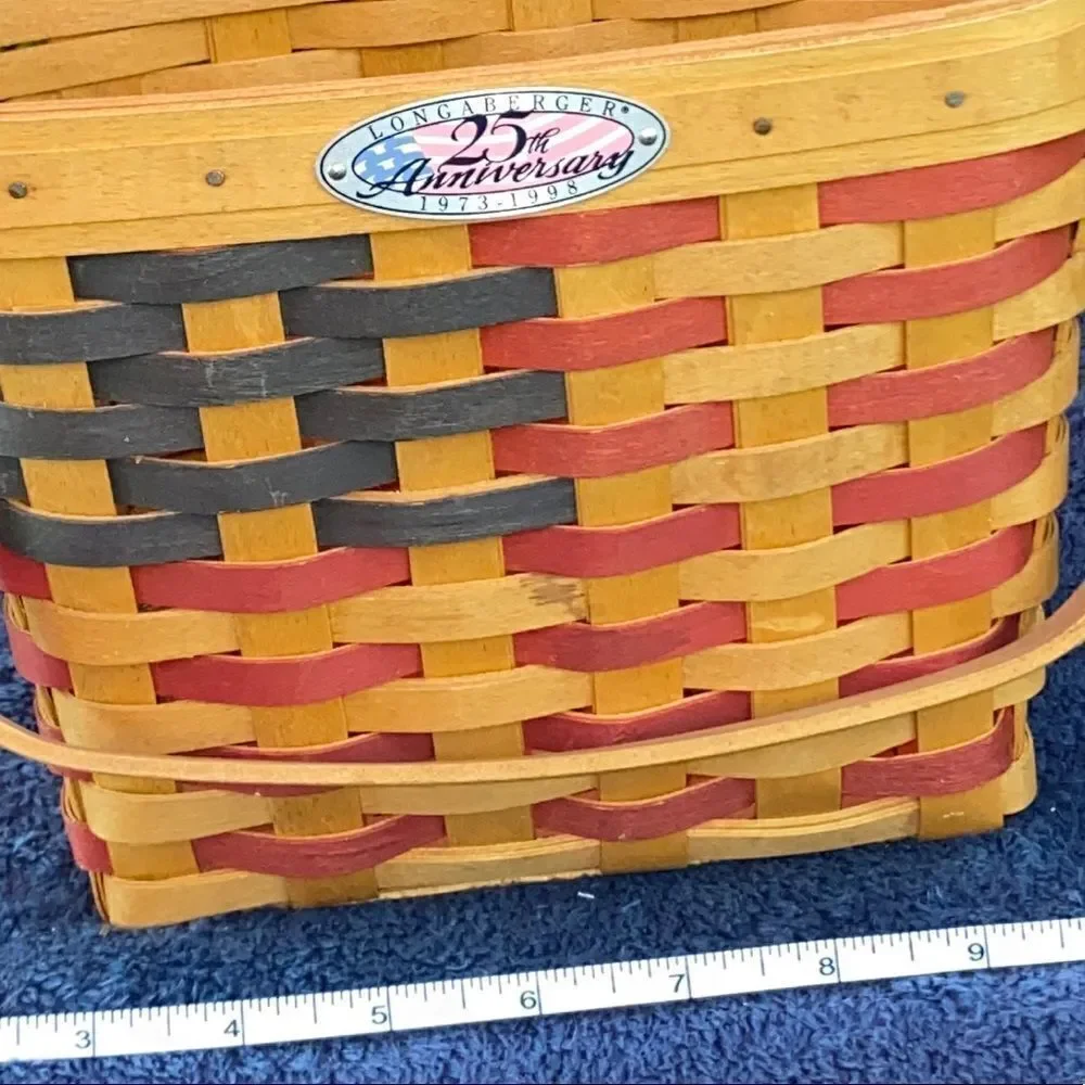 Longaberger vintage 25th anniversary basket with hinged handle but without liner